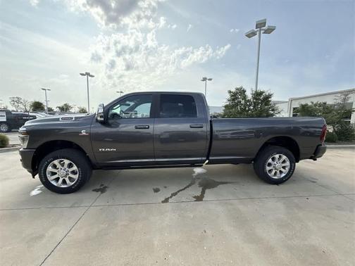 2026 RAM 2500 Laramie Crew Cab 4x4 8' Box