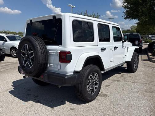 Bright White Clearcoat 2025 Jeep Wrangler 4-Door Sahara 4x4