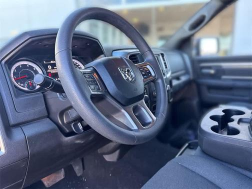 2024 RAM 1500 Classic Warlock Crew Cab 4x4 5'7' Box