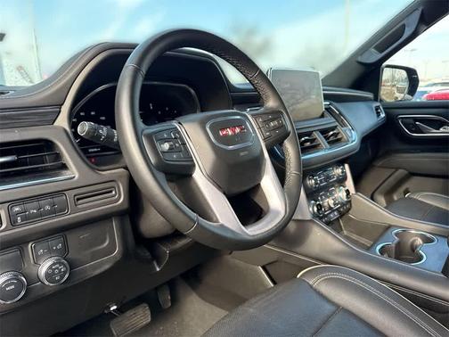 2024 GMC Yukon SLT