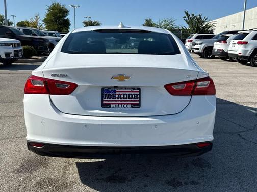 Summit White 2024 Chevrolet Malibu FWD 1LT