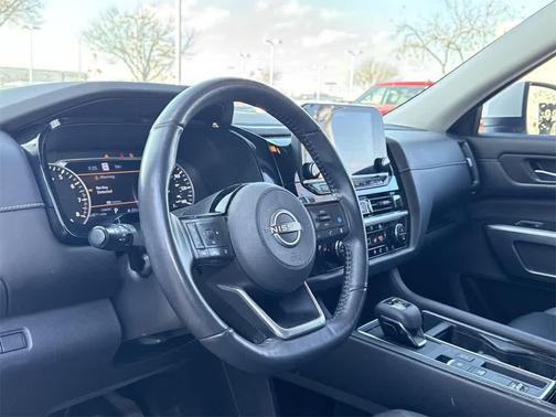 2023 Nissan Pathfinder SL FWD