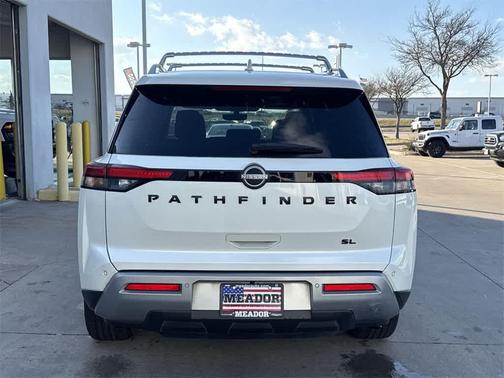 2023 Nissan Pathfinder SL FWD