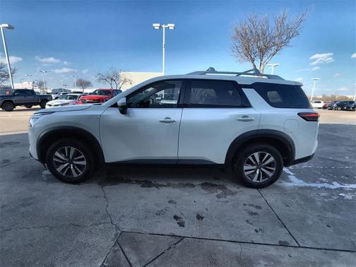 2023 Nissan Pathfinder SL FWD
