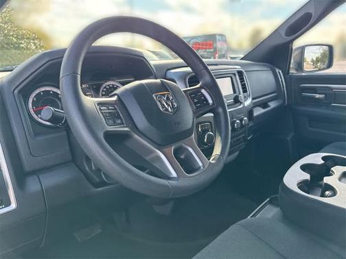 2024 RAM 1500 Classic Warlock Crew Cab 4x2 5'7' Box