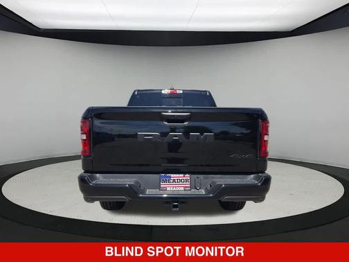 Diamond Black Crystal Pearlcoat 2026 RAM 1500 Express