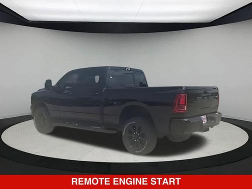 Diamond Black Crystal Pearlcoat 2026 RAM 2500 Laramie Crew Cab 4x4 6'4' Box