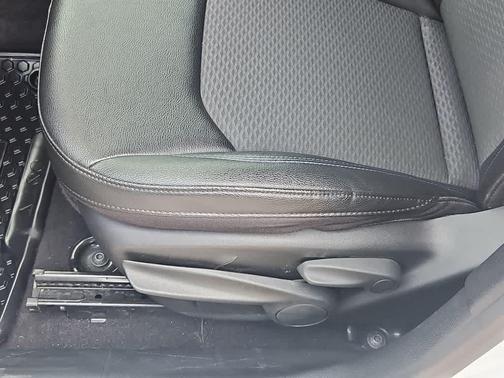 Bright White Clearcoat 2024 Jeep Compass Latitude