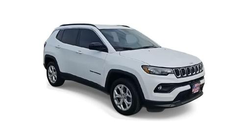 Bright White Clearcoat 2024 Jeep Compass Latitude