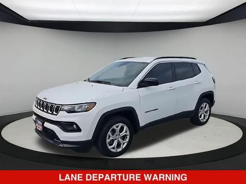 Bright White Clearcoat 2024 Jeep Compass Latitude
