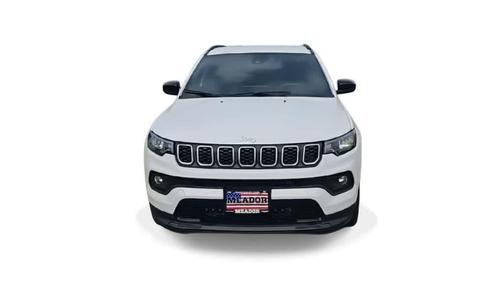 Bright White Clearcoat 2024 Jeep Compass Latitude