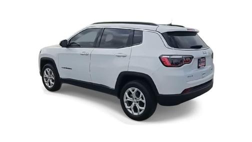 Bright White Clearcoat 2024 Jeep Compass Latitude