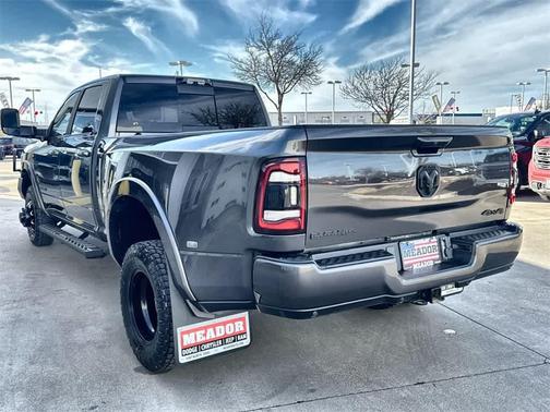 2022 RAM 3500 Laramie Crew Cab 4x4 8' Box