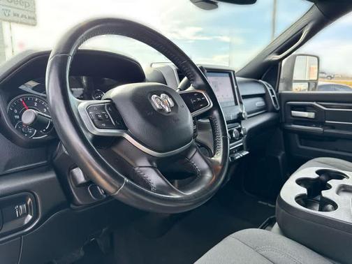 2022 RAM 2500 Laramie Crew Cab 4x4 6'4' Box