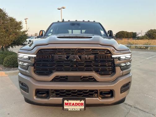 2026 RAM 3500 Laramie Crew Cab 4x4 8' Box