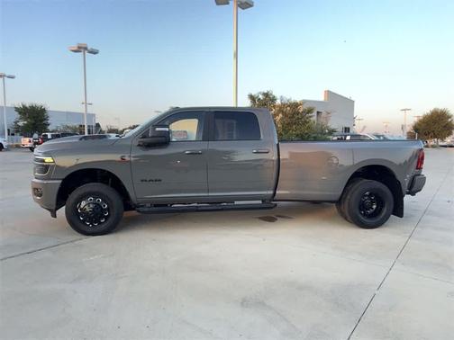 2026 RAM 3500 Laramie Crew Cab 4x4 8' Box