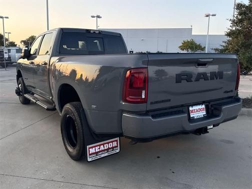 2026 RAM 3500 Laramie Crew Cab 4x4 8' Box