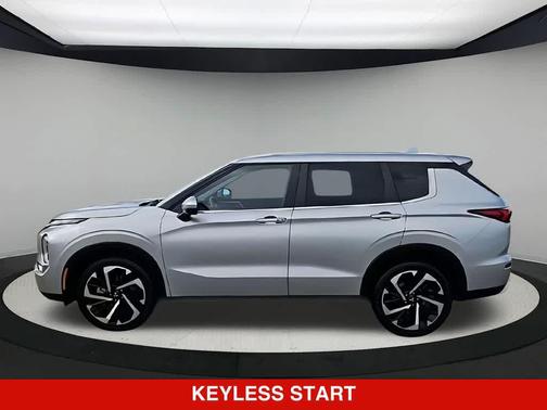Alloy Silver Metallic 2024 Mitsubishi Outlander SE
