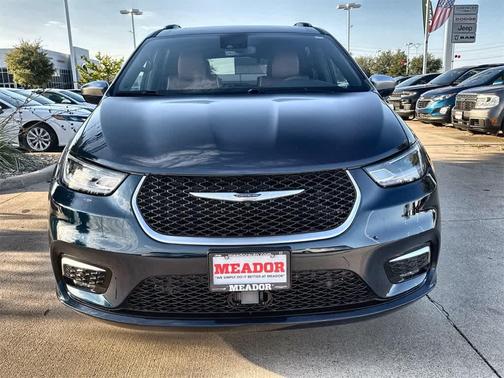 2024 Chrysler Pacifica L