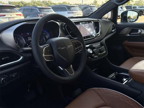 2024 Chrysler Pacifica L