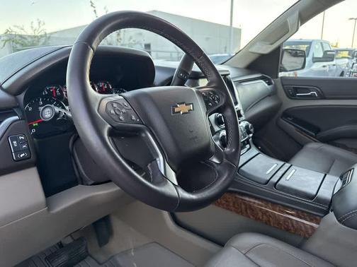 Summit White 2020 Chevrolet Suburban Premier