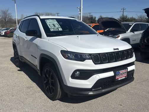 Bright White Clearcoat 2026 Jeep Compass Latitude