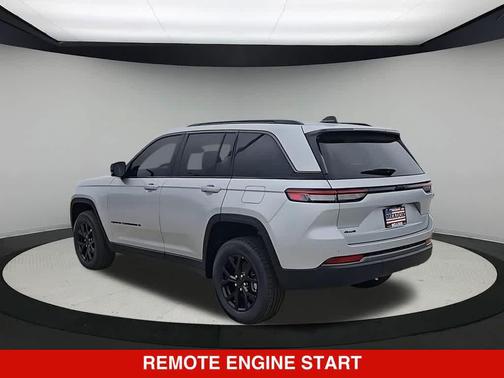 Silver Zynith 2026 Jeep Grand Cherokee Altitude