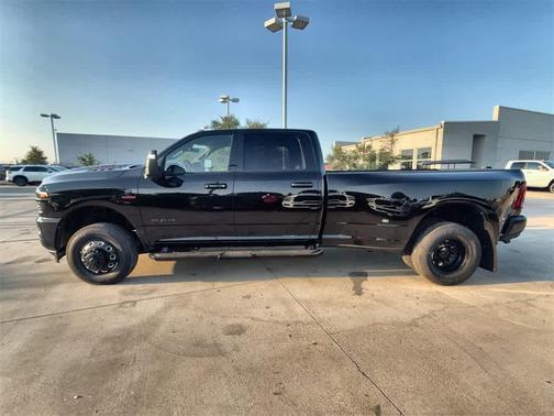 2026 RAM 3500 Laramie Crew Cab 4x4 8' Box