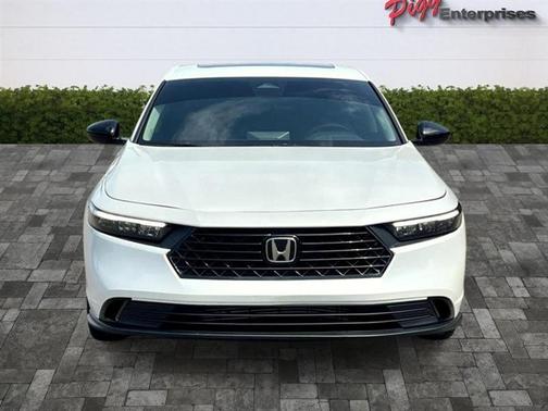White 2025 Honda Accord SE