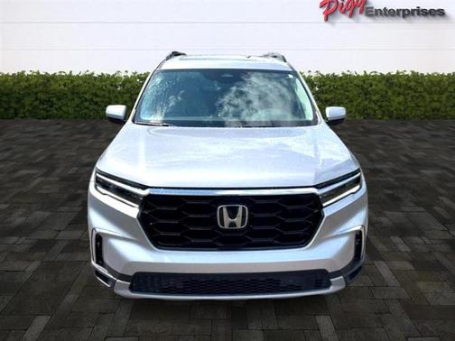 2025 Honda Pilot Touring 2WD