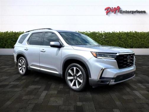 2025 Honda Pilot Touring 2WD
