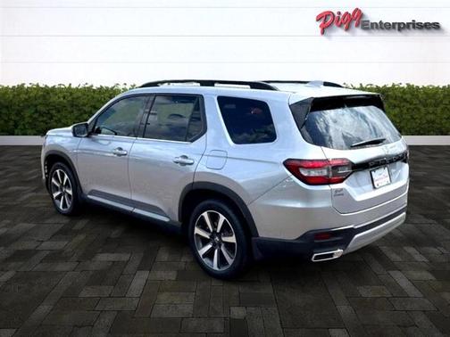 2025 Honda Pilot Touring 2WD