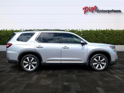 2025 Honda Pilot Touring 2WD