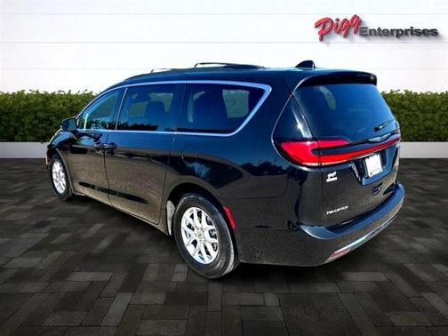 2022 Chrysler Pacifica Touring-L