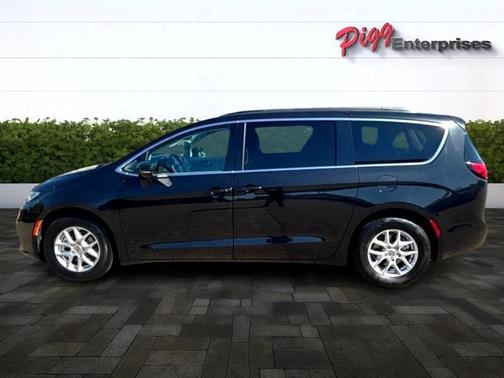 2022 Chrysler Pacifica Touring-L