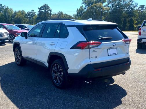 Photo 3 of 42 of 2022 Toyota RAV4 Hybrid XLE Premium