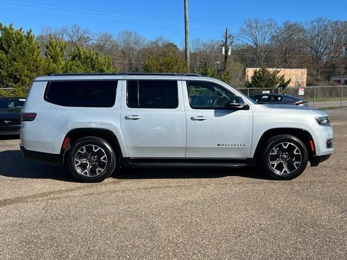 2024 Jeep Wagoneer L Series III