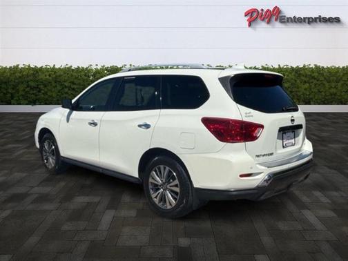 2020 Nissan Pathfinder S