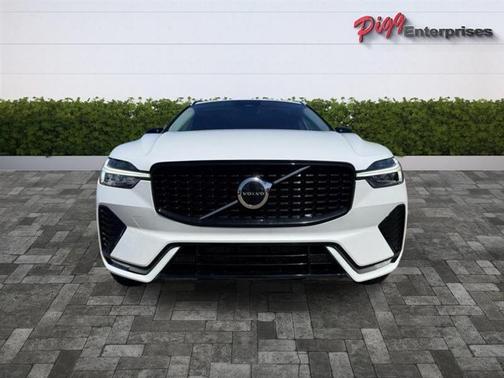 White 2024 Volvo XC60 B5 Core Dark Theme