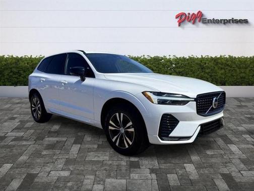 White 2024 Volvo XC60 B5 Core Dark Theme