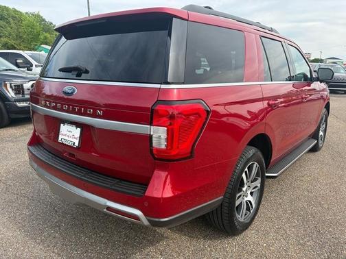 Red 2022 Ford Expedition XLT