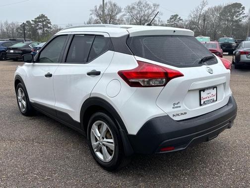 2018 Nissan Kicks S