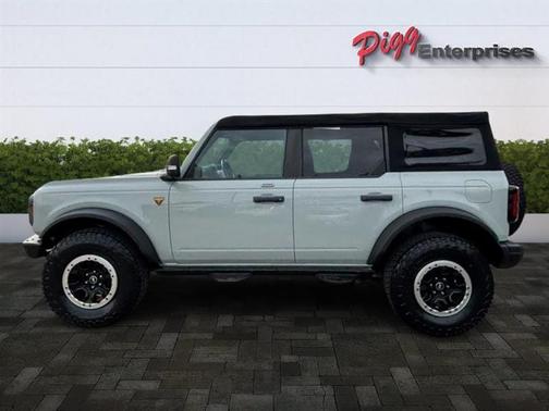 2022 Ford Bronco Badlands