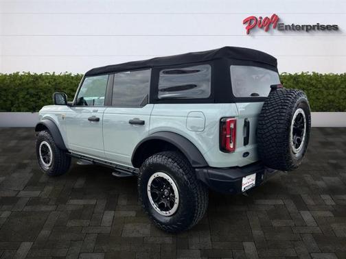 2022 Ford Bronco Badlands