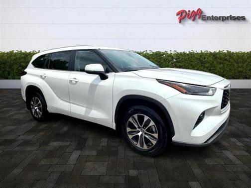 2024 Toyota Highlander XLE