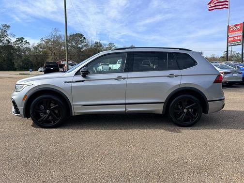 2023 Volkswagen Tiguan 2.0T SE R-Line Black