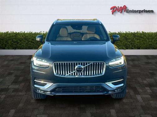 2022 Volvo XC90 T6 Inscription 7 Passenger