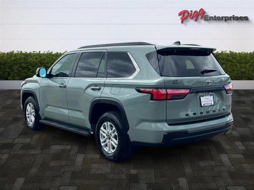 2025 Toyota Sequoia SR5