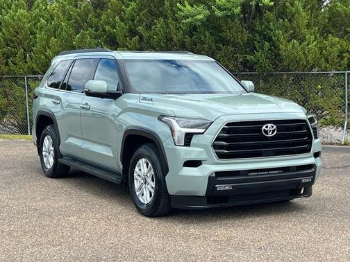 2025 Toyota Sequoia SR5