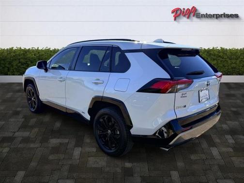 2022 Toyota RAV4 Hybrid SE